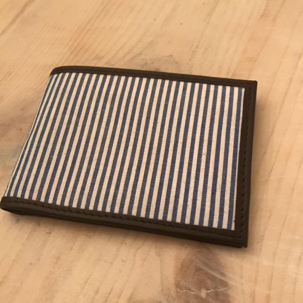 Public opinion seersucker wallet